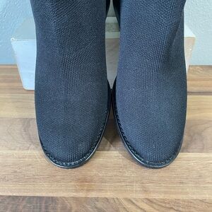 Eileen Fisher Black Knit Ankle Boots Stretch Pull On Minimalist Comfort 7.5 Walk